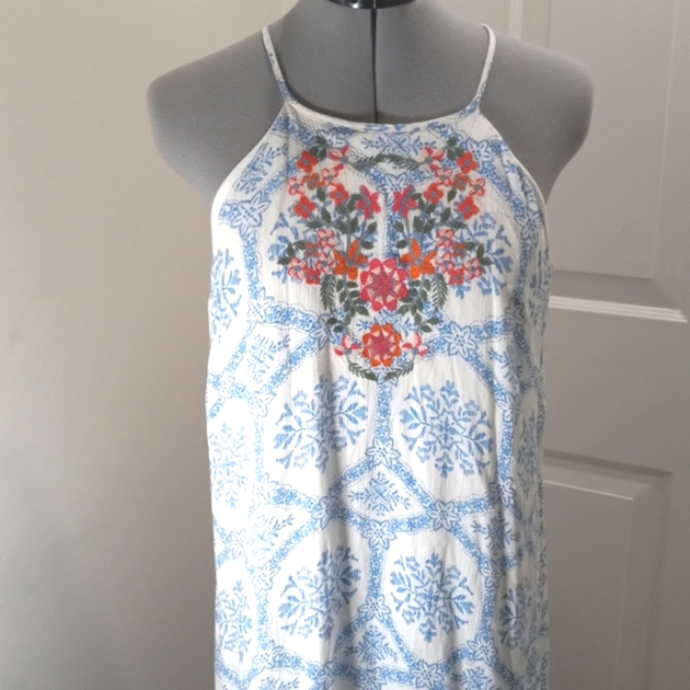 2/$20 deal! White/blue Spaghetti Strap, Embroidered Front Dress Sz Med